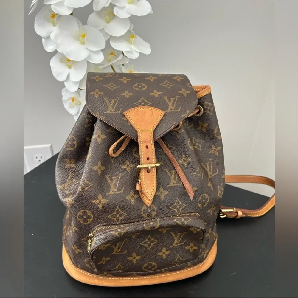 Louis Vuitton elegant louis